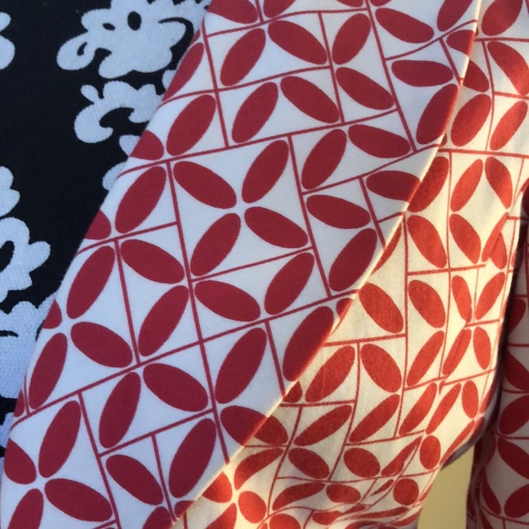 🌹Rare Stunning Silk Lycra Peplum Abstract Red & Off white lined Jacket - Picture 3 of 10